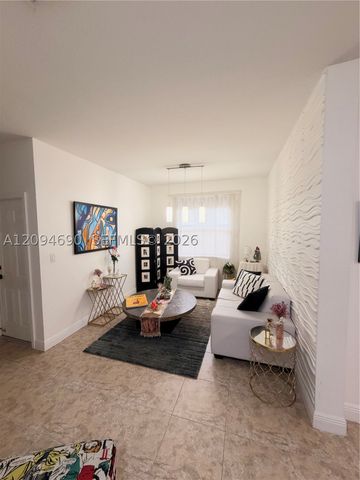 9947 NW 10th Ter, Miami, FL 33172