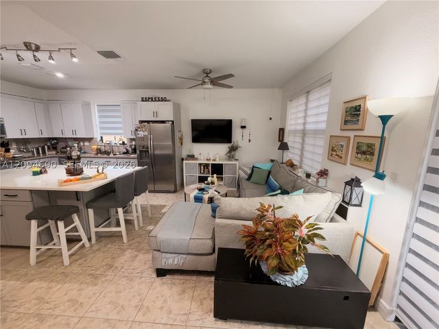 9947 NW 10th Ter, Miami, FL 33172