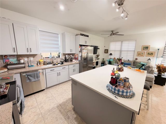 9947 NW 10th Ter, Miami, FL 33172