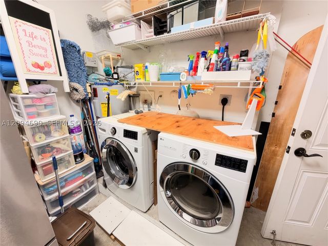 9947 NW 10th Ter, Miami, FL 33172