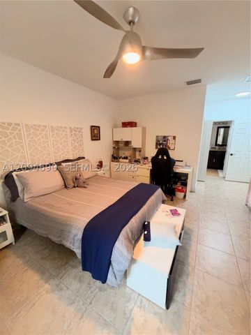 9947 NW 10th Ter, Miami, FL 33172