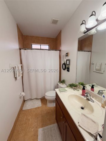 9947 NW 10th Ter, Miami, FL 33172