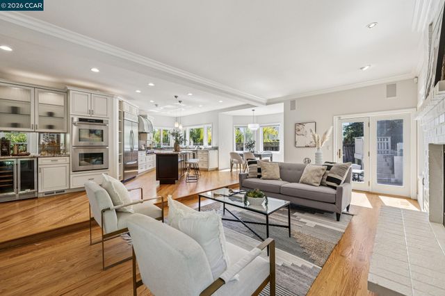 34 Sugarloaf Ter, Alamo, CA 94507