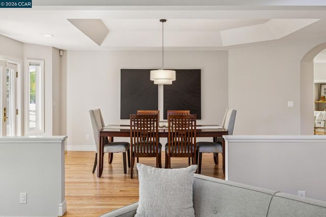 34 Sugarloaf Ter, Alamo, CA 94507