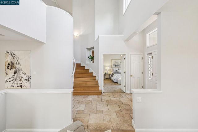 34 Sugarloaf Ter, Alamo, CA 94507