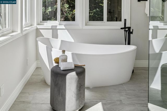 34 Sugarloaf Ter, Alamo, CA 94507