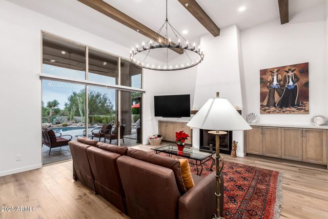 7485 E TUMBLEWEED Drive, Scottsdale, AZ 85266