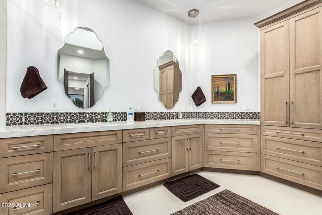 7485 E TUMBLEWEED Drive, Scottsdale, AZ 85266