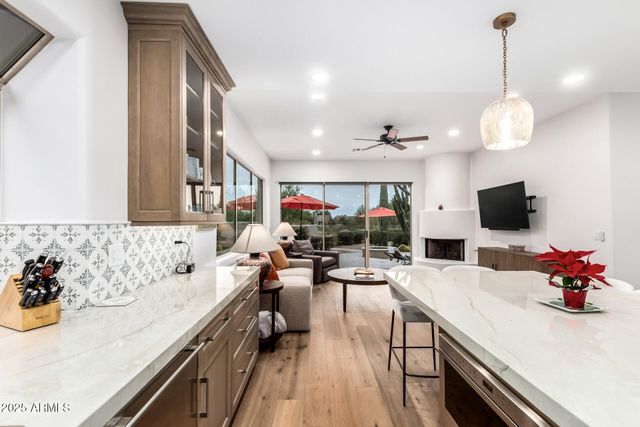 7485 E TUMBLEWEED Drive, Scottsdale, AZ 85266