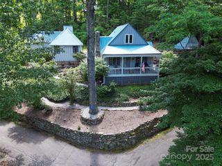 59 Shand Street, Saluda, NC 28773