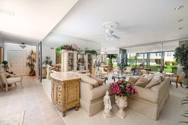 93 Westlake Circle, Palm Springs, CA 92264