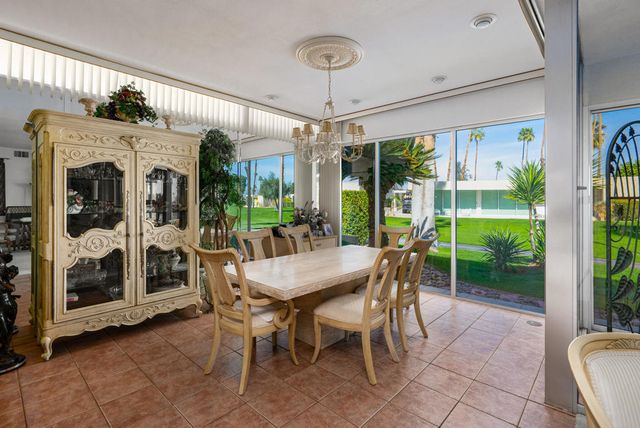 93 Westlake Circle, Palm Springs, CA 92264