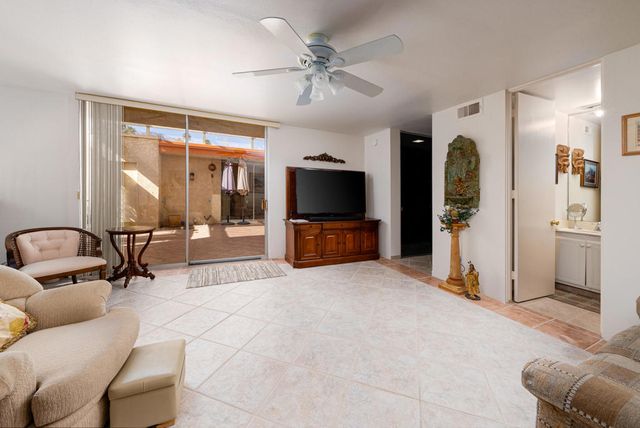 93 Westlake Circle, Palm Springs, CA 92264