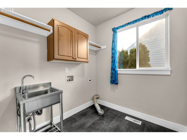 30 Sw 167TH Ave, Beaverton, OR 97006