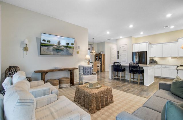 505 N Commodore Way, Summerville, SC 29483