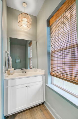 505 N Commodore Way, Summerville, SC 29483