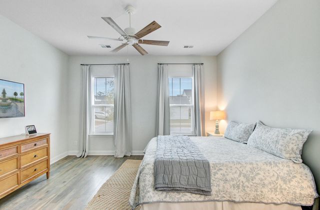 505 N Commodore Way, Summerville, SC 29483