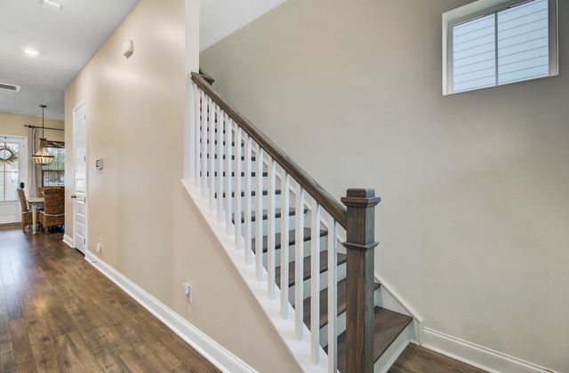 505 N Commodore Way, Summerville, SC 29483