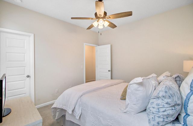 505 N Commodore Way, Summerville, SC 29483