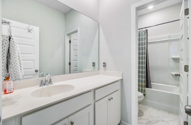 505 N Commodore Way, Summerville, SC 29483