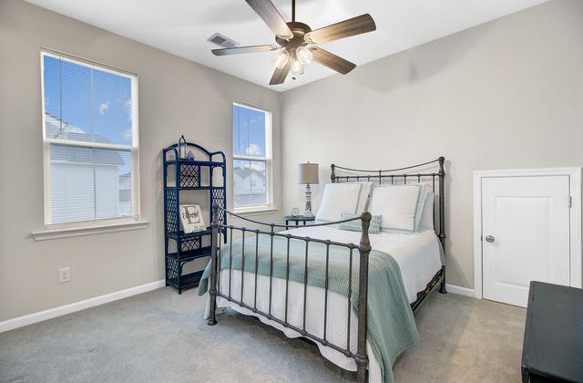 505 N Commodore Way, Summerville, SC 29483