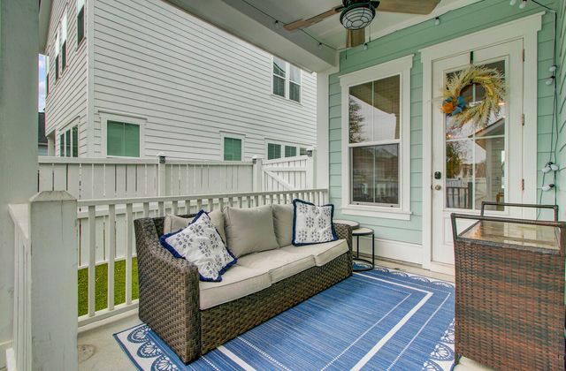 505 N Commodore Way, Summerville, SC 29483