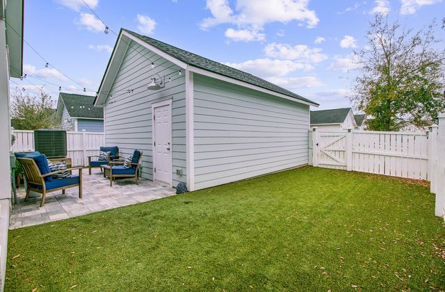 505 N Commodore Way, Summerville, SC 29483