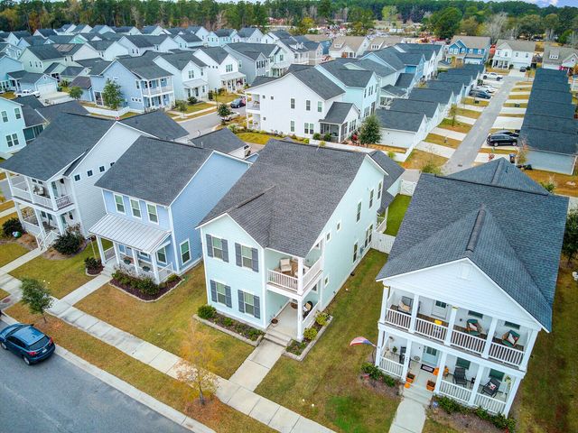 505 N Commodore Way, Summerville, SC 29483