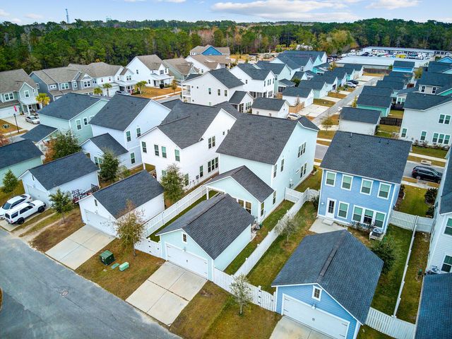 505 N Commodore Way, Summerville, SC 29483