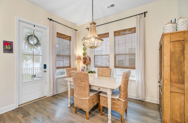 505 N Commodore Way, Summerville, SC 29483