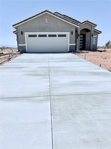 13928 Patomac Road, Apple Valley, CA 92307