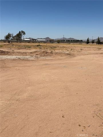 13928 Patomac Road, Apple Valley, CA 92307