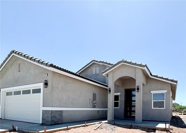 13928 Patomac Road, Apple Valley, CA 92307