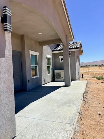 13928 Patomac Road, Apple Valley, CA 92307