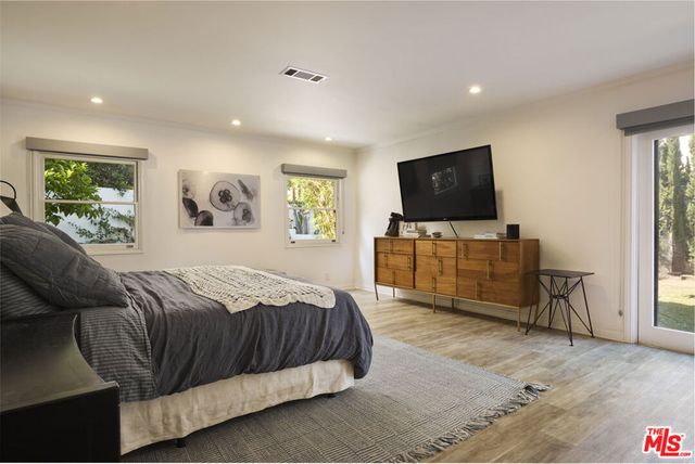 200 S Westgate Avenue, Los Angeles, CA 90049