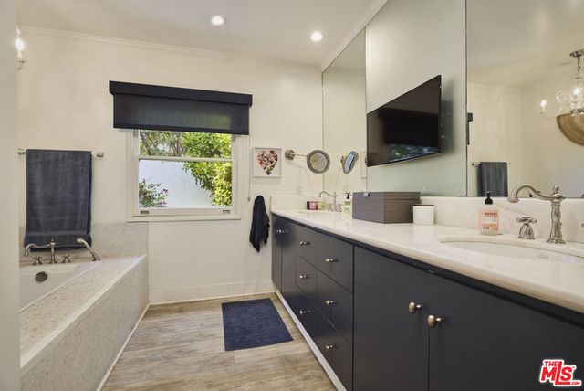 200 S Westgate Avenue, Los Angeles, CA 90049