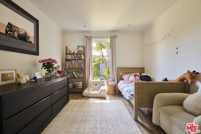 200 S Westgate Avenue, Los Angeles, CA 90049