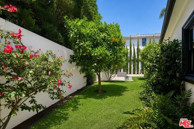 200 S Westgate Avenue, Los Angeles, CA 90049
