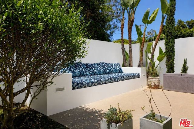 200 S Westgate Avenue, Los Angeles, CA 90049