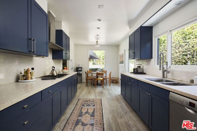 200 S Westgate Avenue, Los Angeles, CA 90049