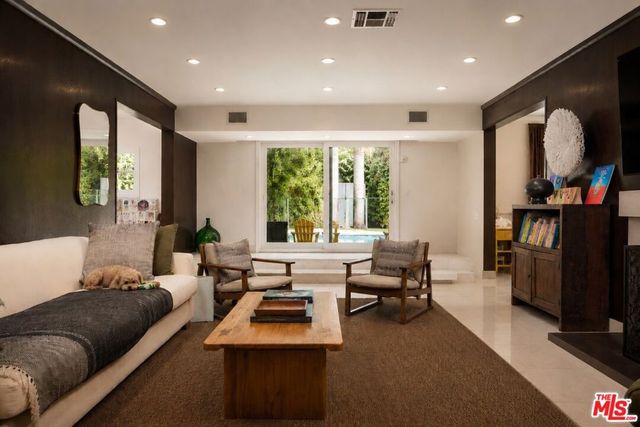 200 S Westgate Avenue, Los Angeles, CA 90049