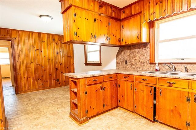 264 Airview Drive, Mount Airy, NC 27030