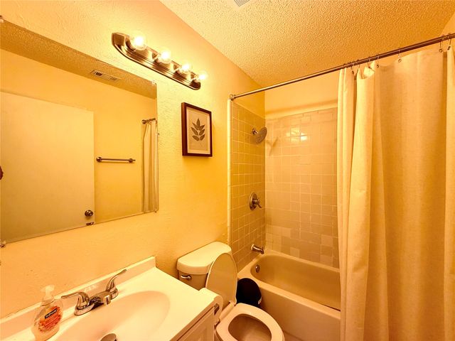 817 Colchester Drive, Mesquite, TX 75149