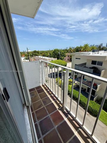 1736 SW 19th St 404, Miami, FL 33145