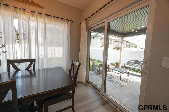 1600 W Avalanche Road, Lincoln, NE 68521