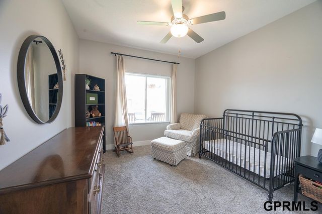 1600 W Avalanche Road, Lincoln, NE 68521