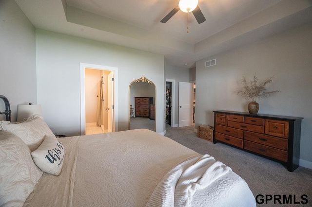 1600 W Avalanche Road, Lincoln, NE 68521