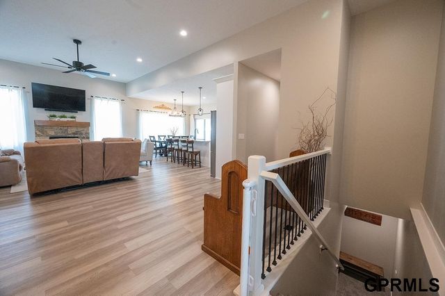 1600 W Avalanche Road, Lincoln, NE 68521