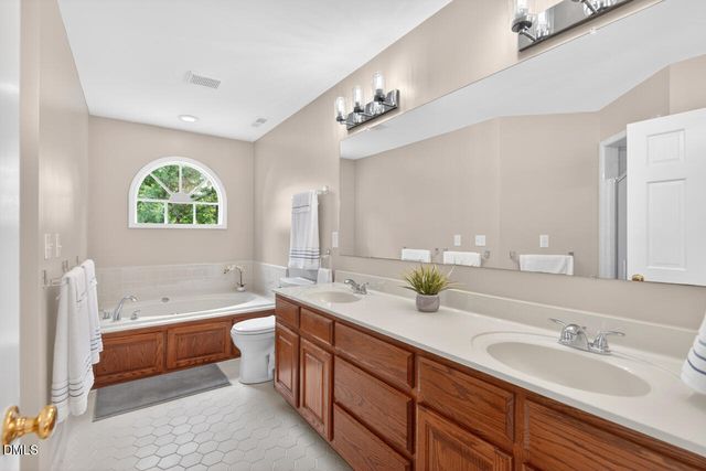 10 Altmont Court, Durham, NC 27705