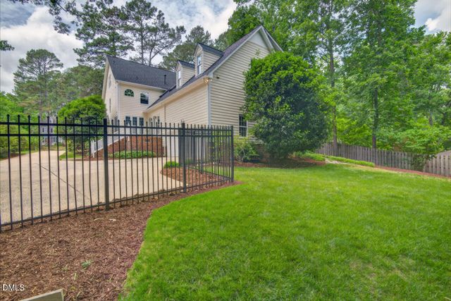 10 Altmont Court, Durham, NC 27705